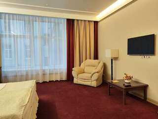 Гостевой дом The Bridge Hotel Санкт-Петербург Номер полулюкс с 1 двуспальной кроватью-6