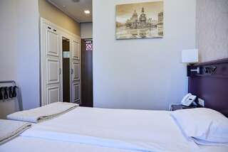 Гостевой дом The Bridge Hotel Санкт-Петербург 2-местный номер стандарт улучшенный-6
