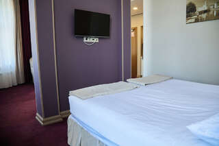 Гостевой дом The Bridge Hotel Санкт-Петербург Люкс с видом на город-3