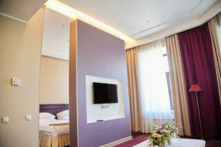 Гостевой дом The Bridge Hotel Санкт-Петербург Улучшенный люкс-12