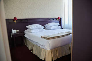 Гостевой дом The Bridge Hotel Санкт-Петербург Люкс с видом на город-1